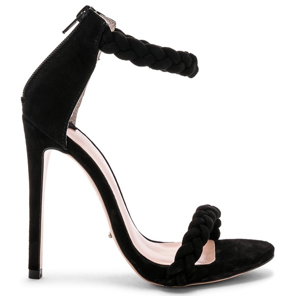 Tony Bianco - Picture 2 of 7